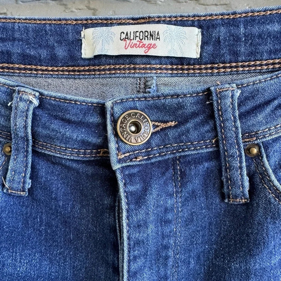 California Vintage Women Size 8 Blue Flare Distressed Medium Wash Stretch Jean - Picture 4 of 7